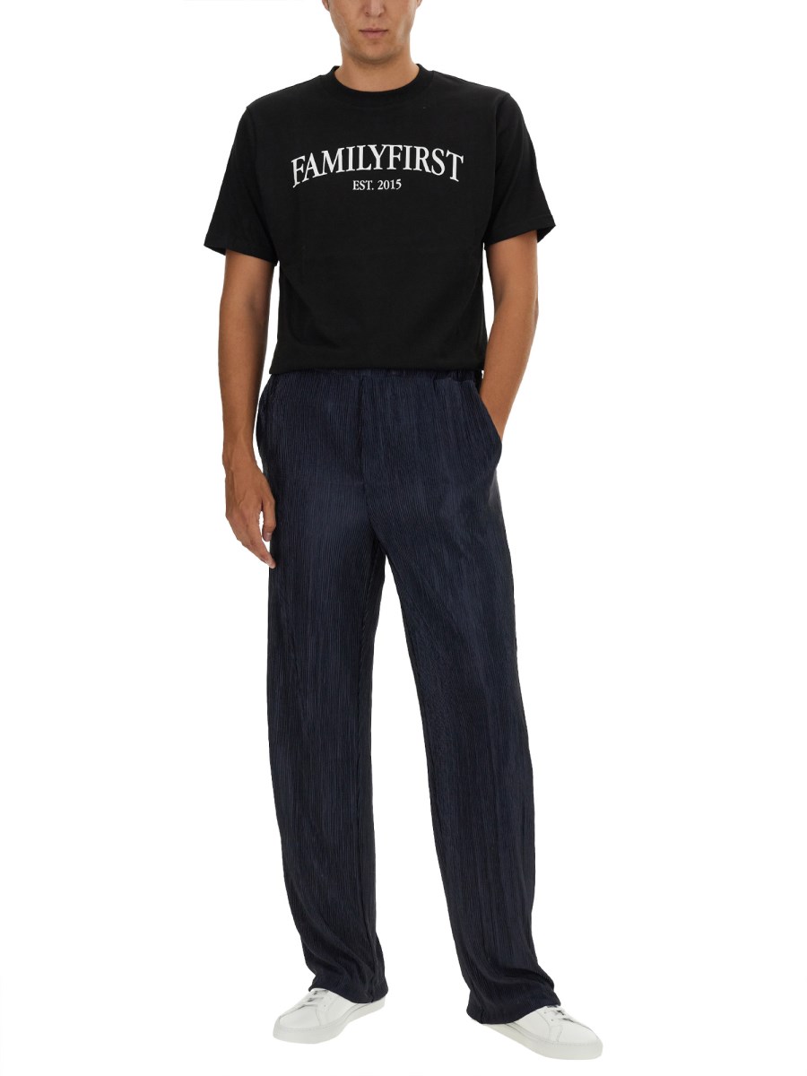 FAMILY FIRST T-SHIRT CON LOGO