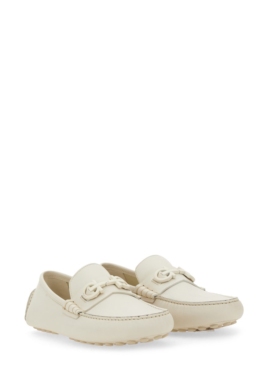 FERRAGAMO MOCASSINO CON ORNAMENTO GANCINI
