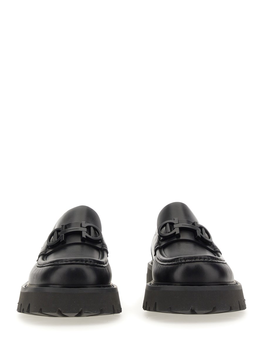 FERRAGAMO MOCASSINO GANCINI IN PELLE