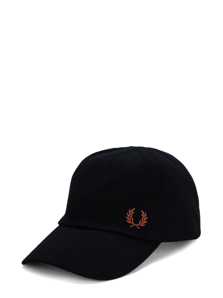 FRED PERRY CAPPELLO DA BASEBALL CON LOGO