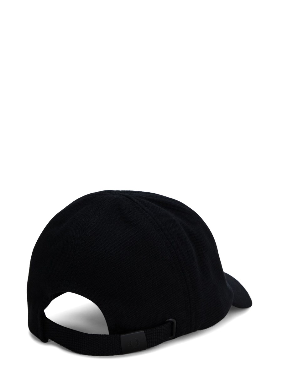 FRED PERRY CAPPELLO DA BASEBALL CON LOGO