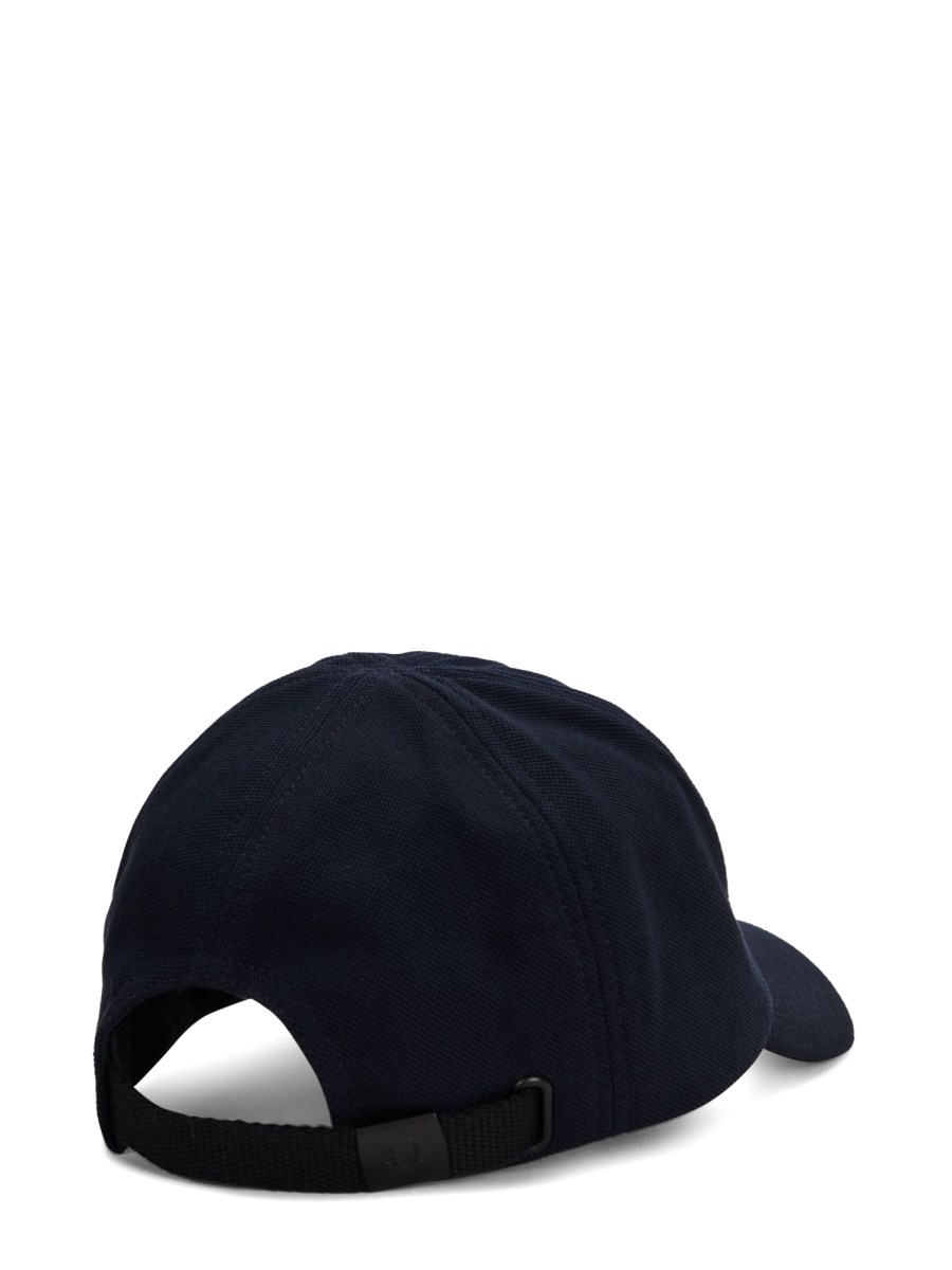 FRED PERRY CAPPELLO DA BASEBALL CON LOGO