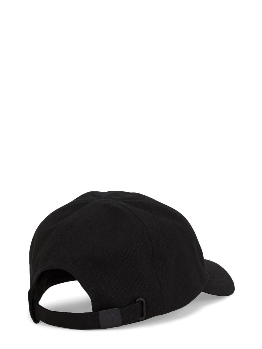 FRED PERRY CAPPELLO DA BASEBALL CON LOGO