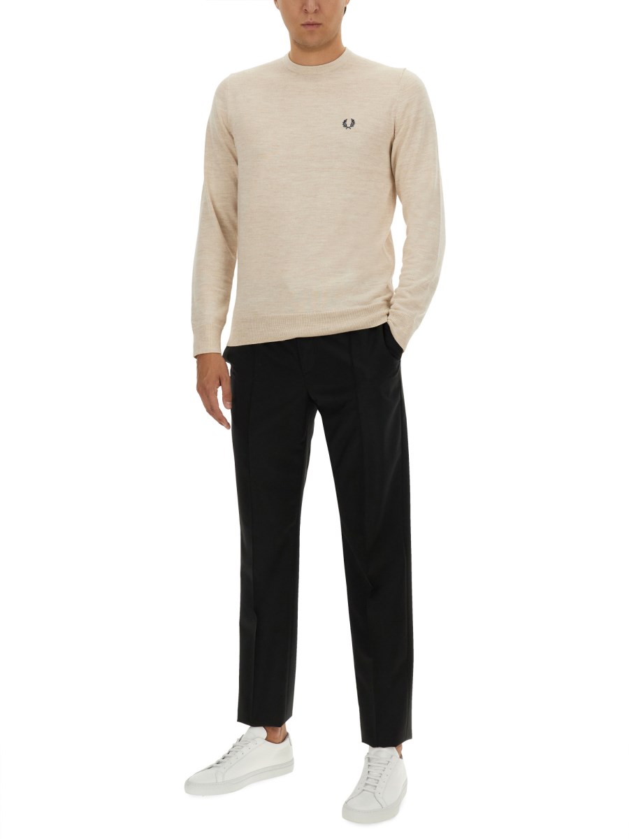 FRED PERRY MAGLIA CON LOGO