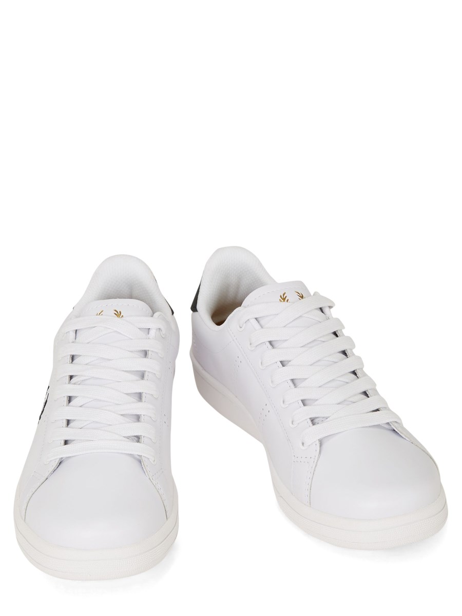 FRED PERRY SNEAKER IN PELLE
