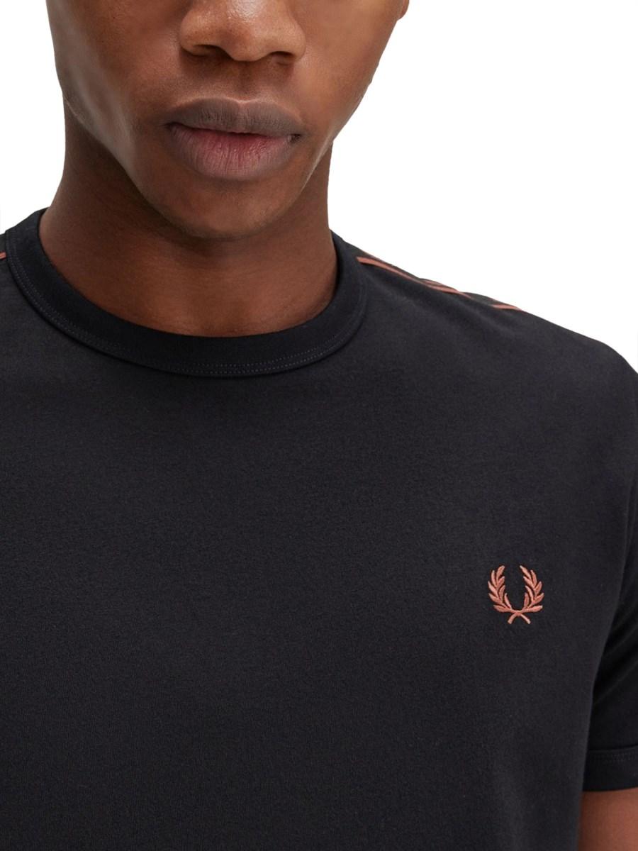 FRED PERRY T-SHIRT CON LOGO