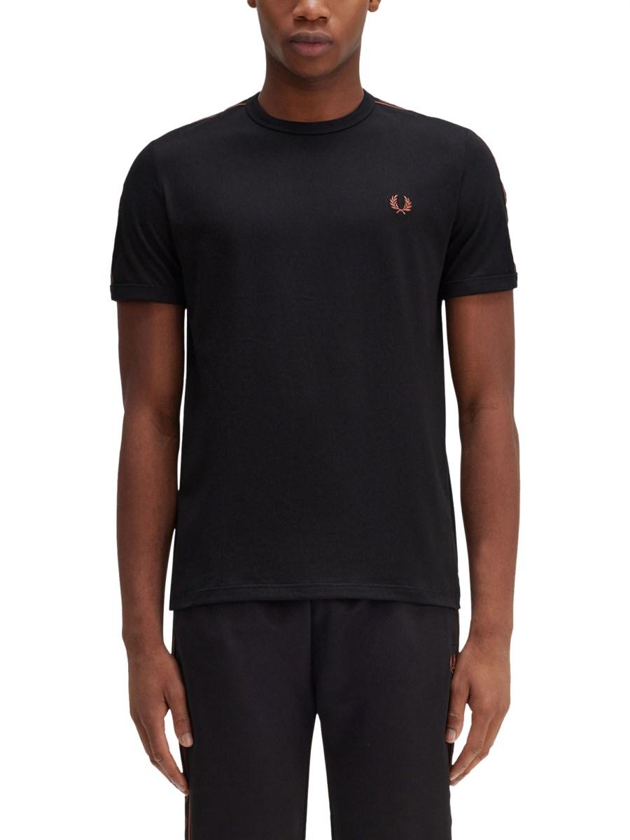 FRED PERRY T-SHIRT CON LOGO