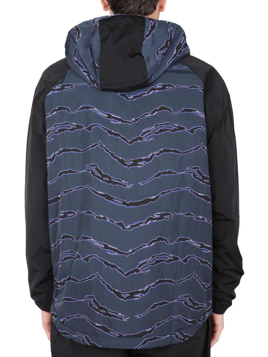 MARCELO BURLON COUNTY OF MILAN GIACCA A VENTO IN NYLON CON STAMPA "CROSS"