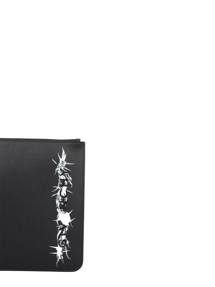 GIVENCHY POUCH IN PELLE CON LOGO VERNICIATO