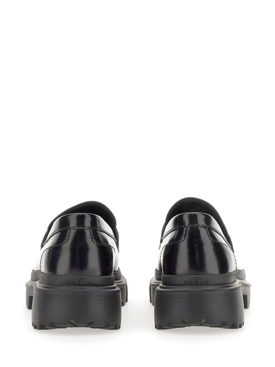 HOGAN MOCASSINO IN PELLE CON PLACCA LOGO