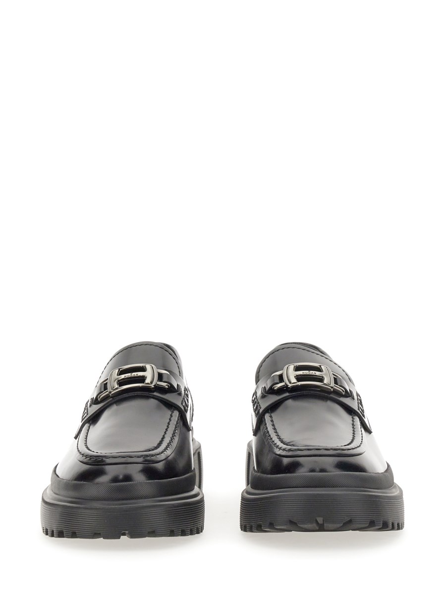 HOGAN MOCASSINO IN PELLE CON PLACCA LOGO