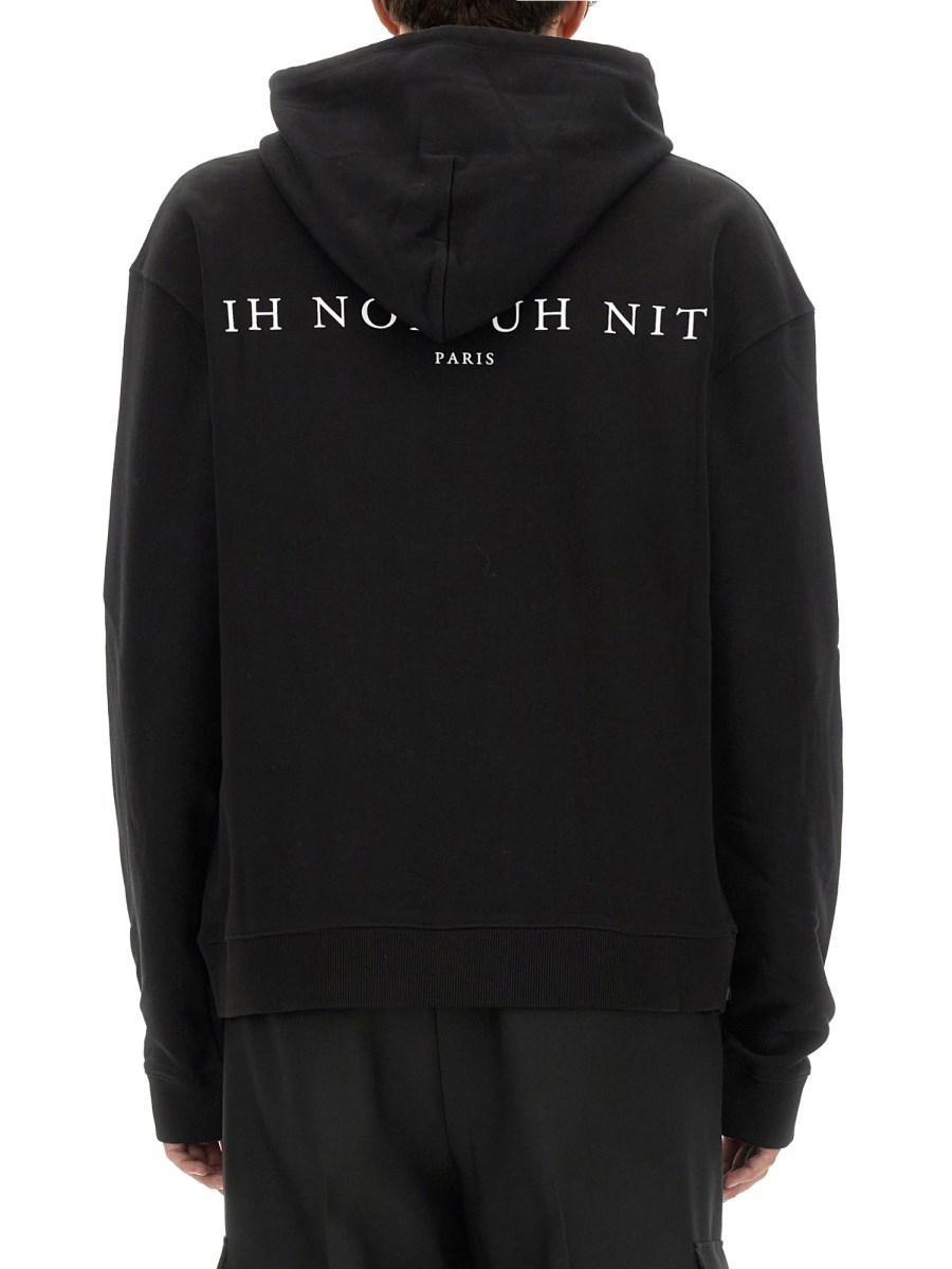 IH NOM UH NIT FELPA CON LOGO