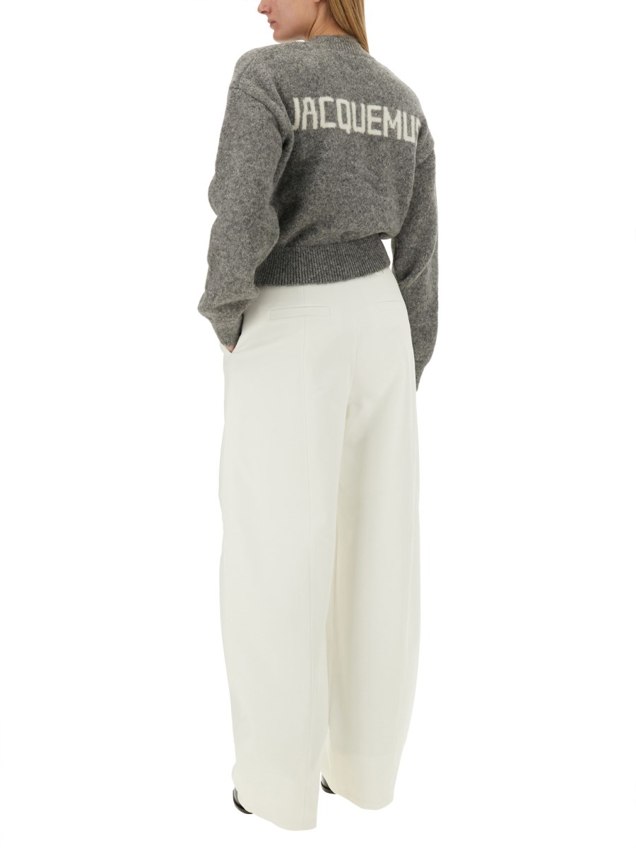 JACQUEMUS MAGLIA CON LOGO