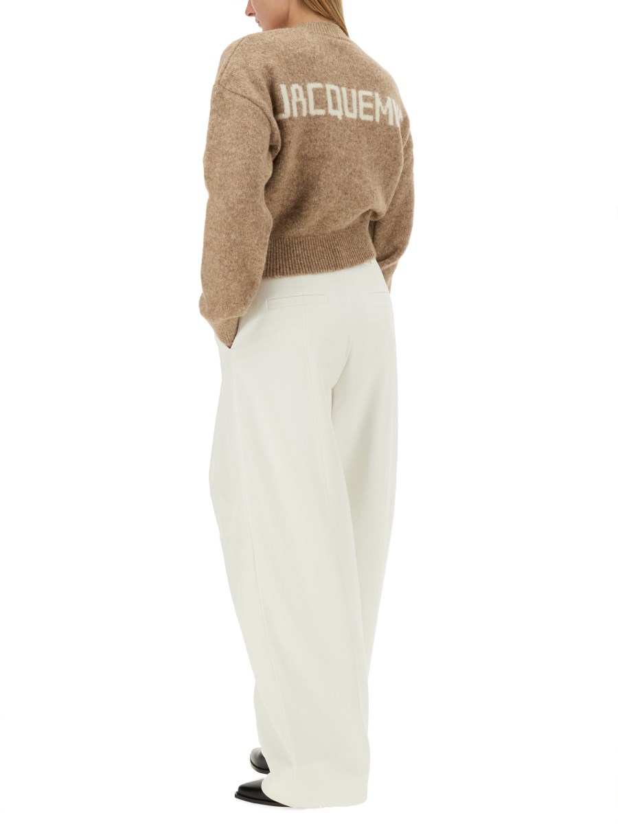 JACQUEMUS MAGLIA CON LOGO