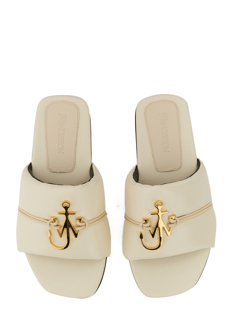 JW ANDERSON SANDALO SLIDE CON LOGO