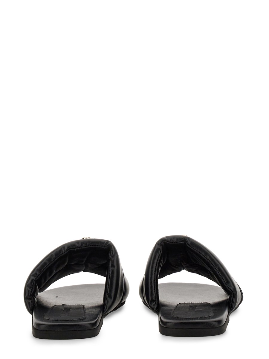 JW ANDERSON SANDALO SLIDE CON LOGO