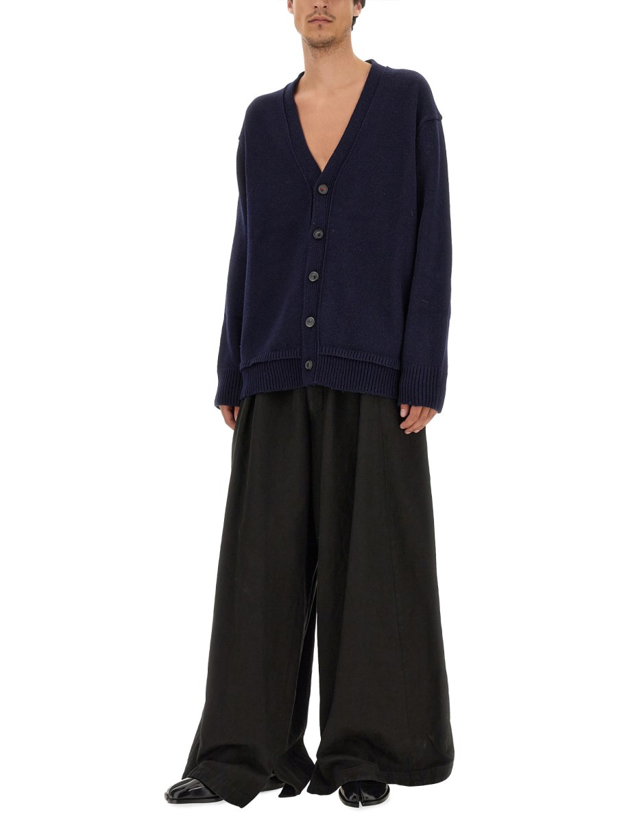 MAISON MARGIELA CARDIGAN IN LANA CON SCOLLO A V