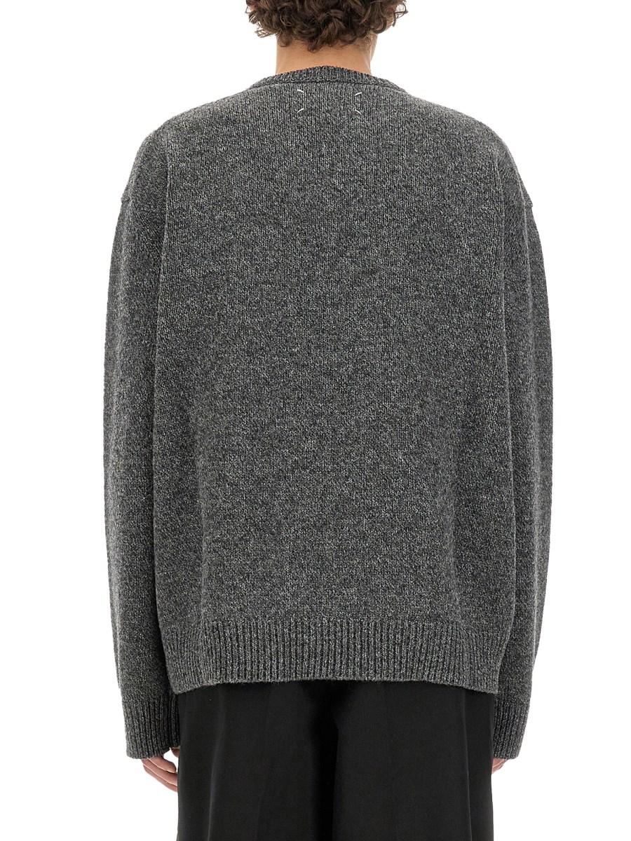 MAISON MARGIELA MAGLIA CON SCOLLO A V