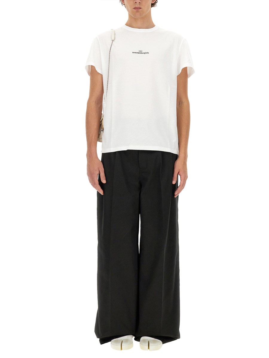 MAISON MARGIELA T-SHIRT CON LOGO DISTORTO