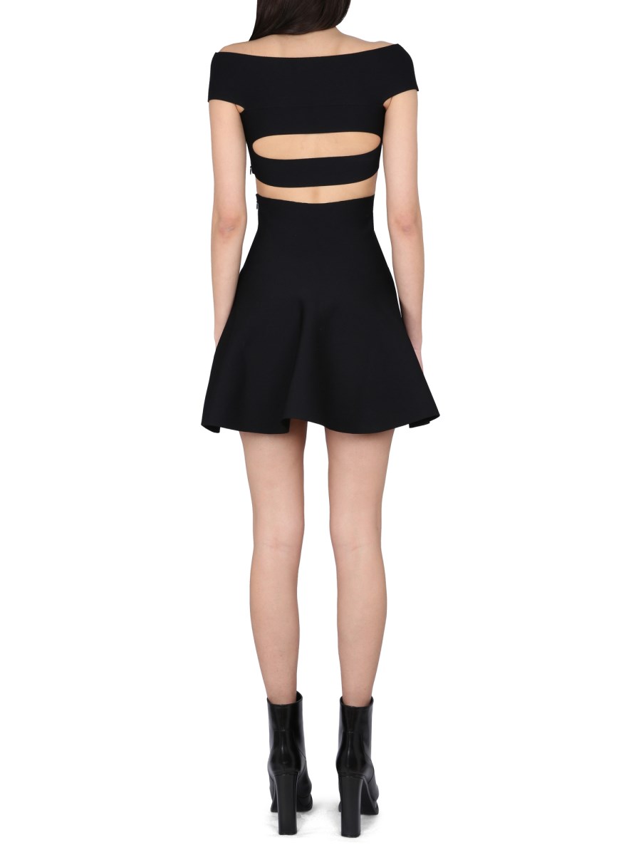 ALEXANDER McQUEEN MINIABITO CON SPALLE SCOPERTE E DETTAGLI CUT-OUT