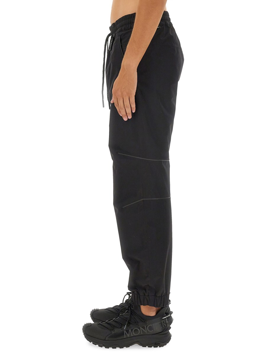 MONCLER GRENOBLE PANTALONE CON LOGO