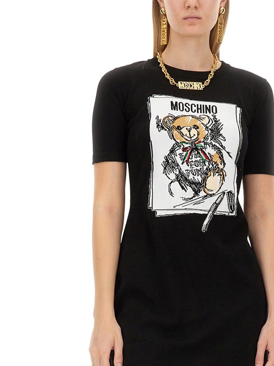 MOSCHINO ABITO CON LOGO