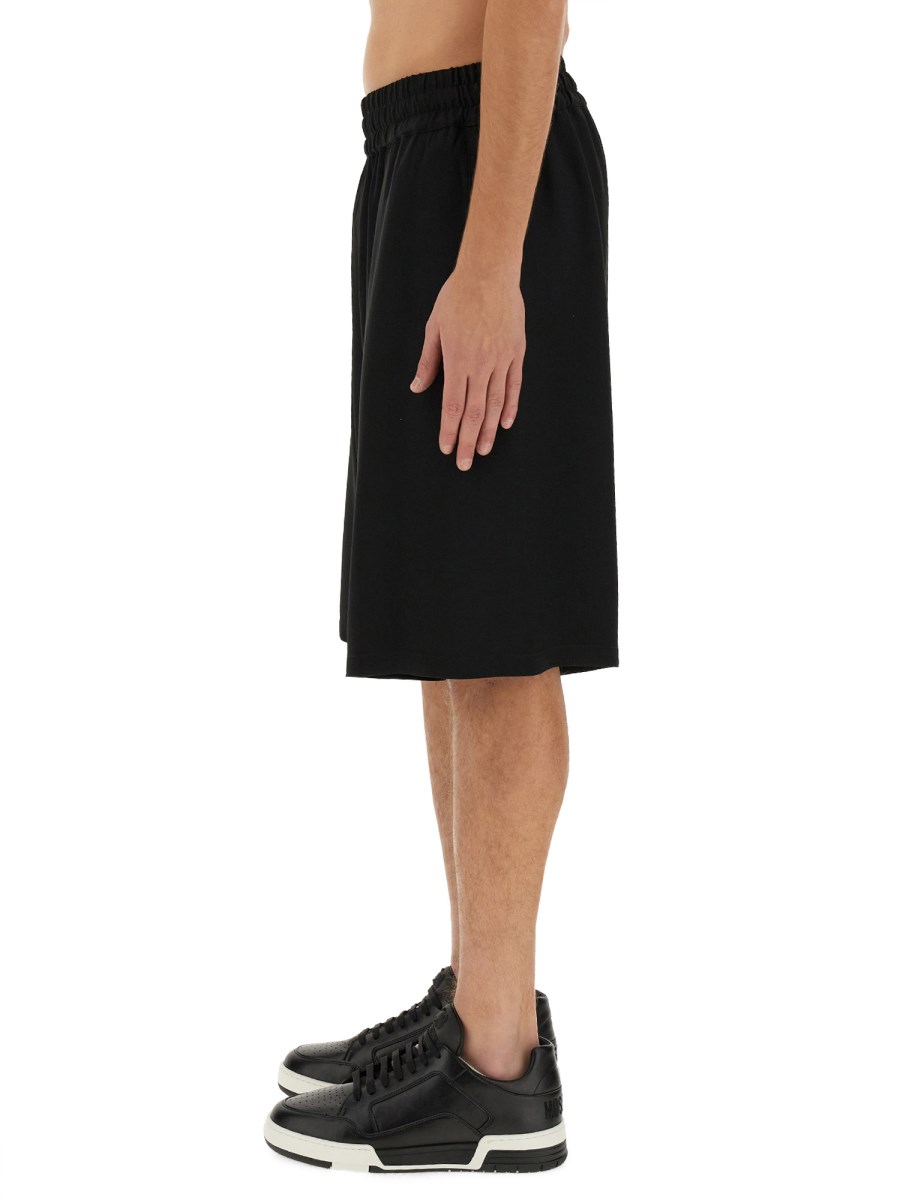 MOSCHINO BERMUDA CON LOGO