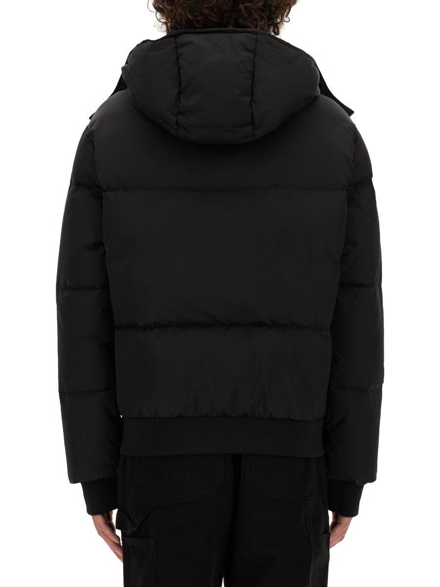 MOSCHINO PIUMINO CON LOGO