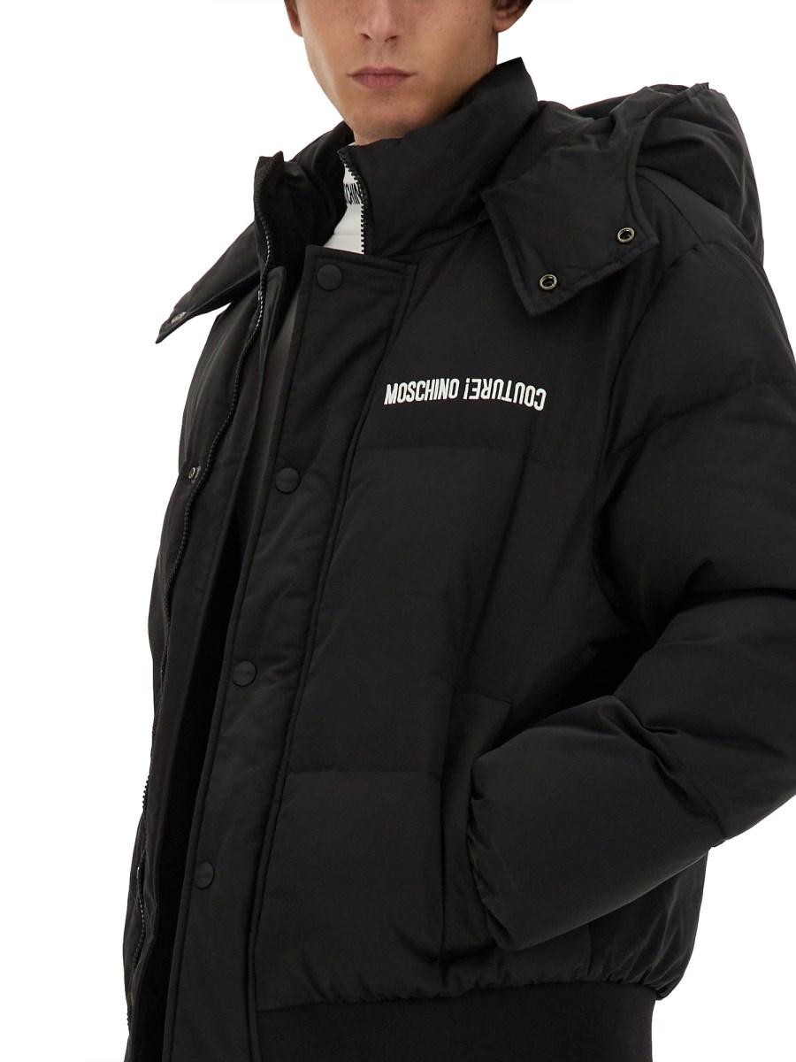MOSCHINO PIUMINO CON LOGO