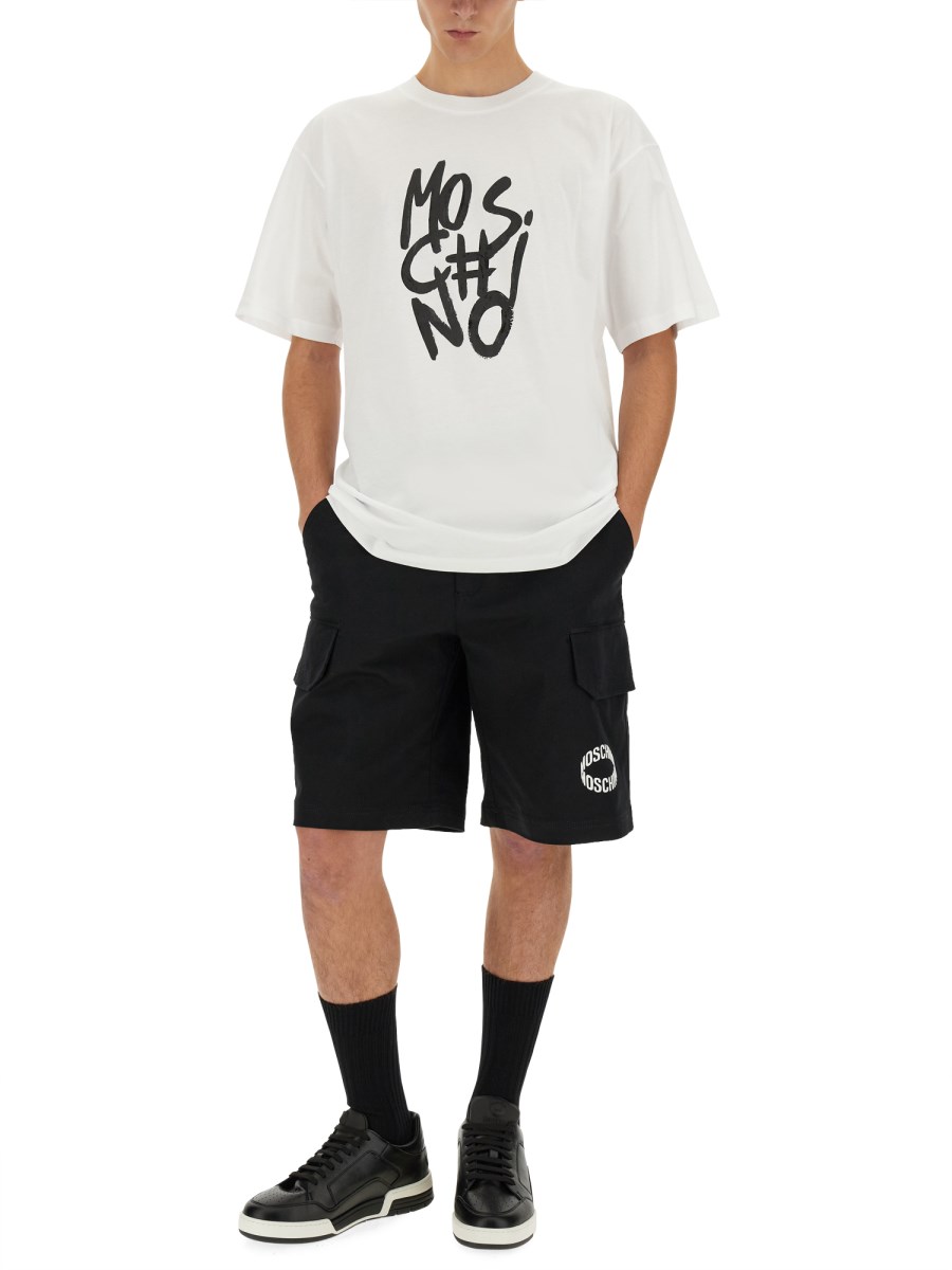 MOSCHINO T-SHIRT CON LOGO