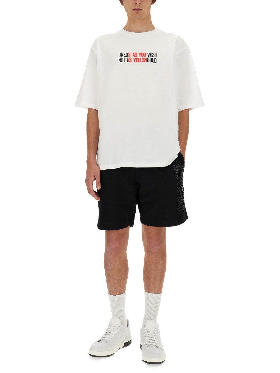 MOSCHINO T-SHIRT CON LOGO