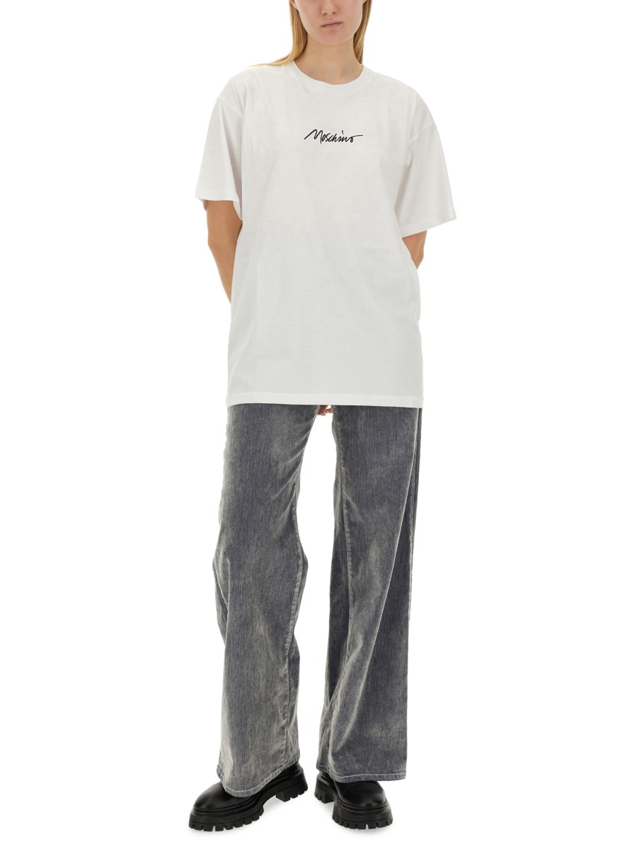 MOSCHINO T-SHIRT CON LOGO