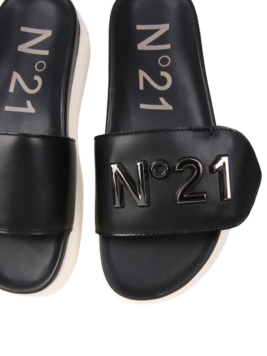 N°21 SANDALO SLIDE IN PELLE CON LOGO