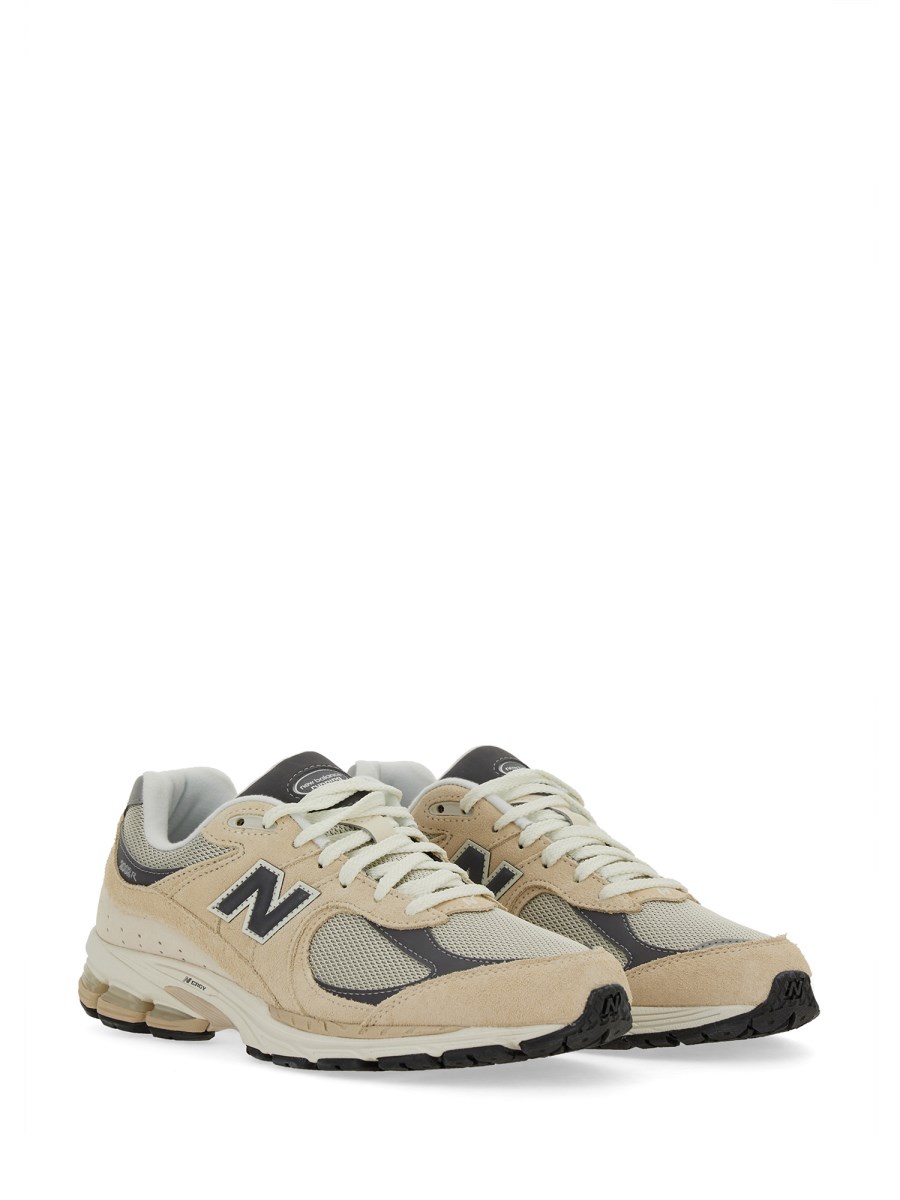 NEW BALANCE SNEAKER 2002