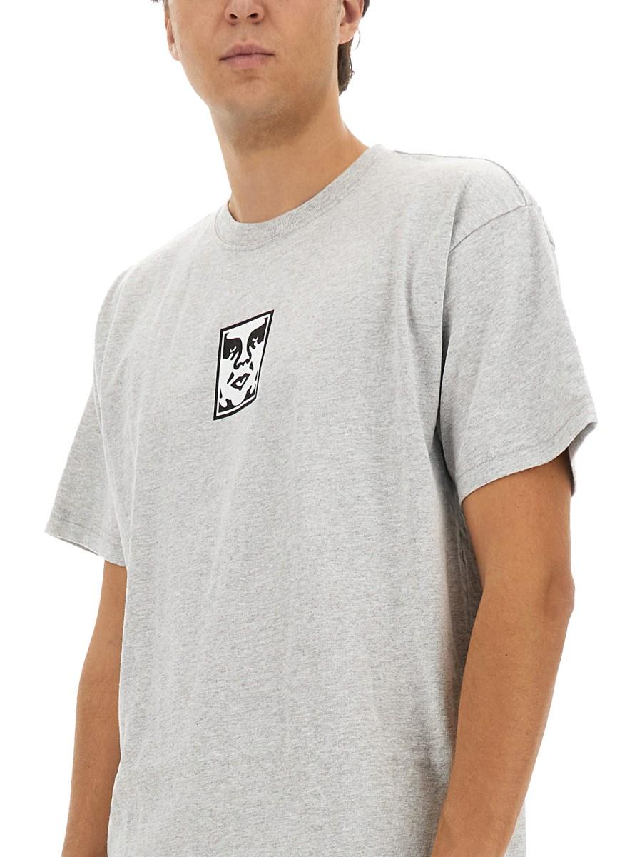 OBEY T-SHIRT CON LOGO