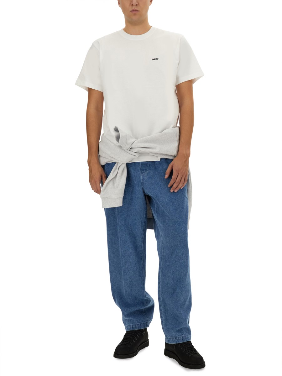 OBEY T-SHIRT CON LOGO