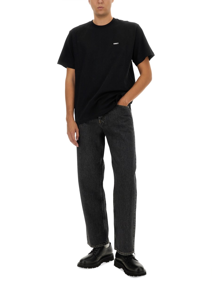 OBEY T-SHIRT CON LOGO