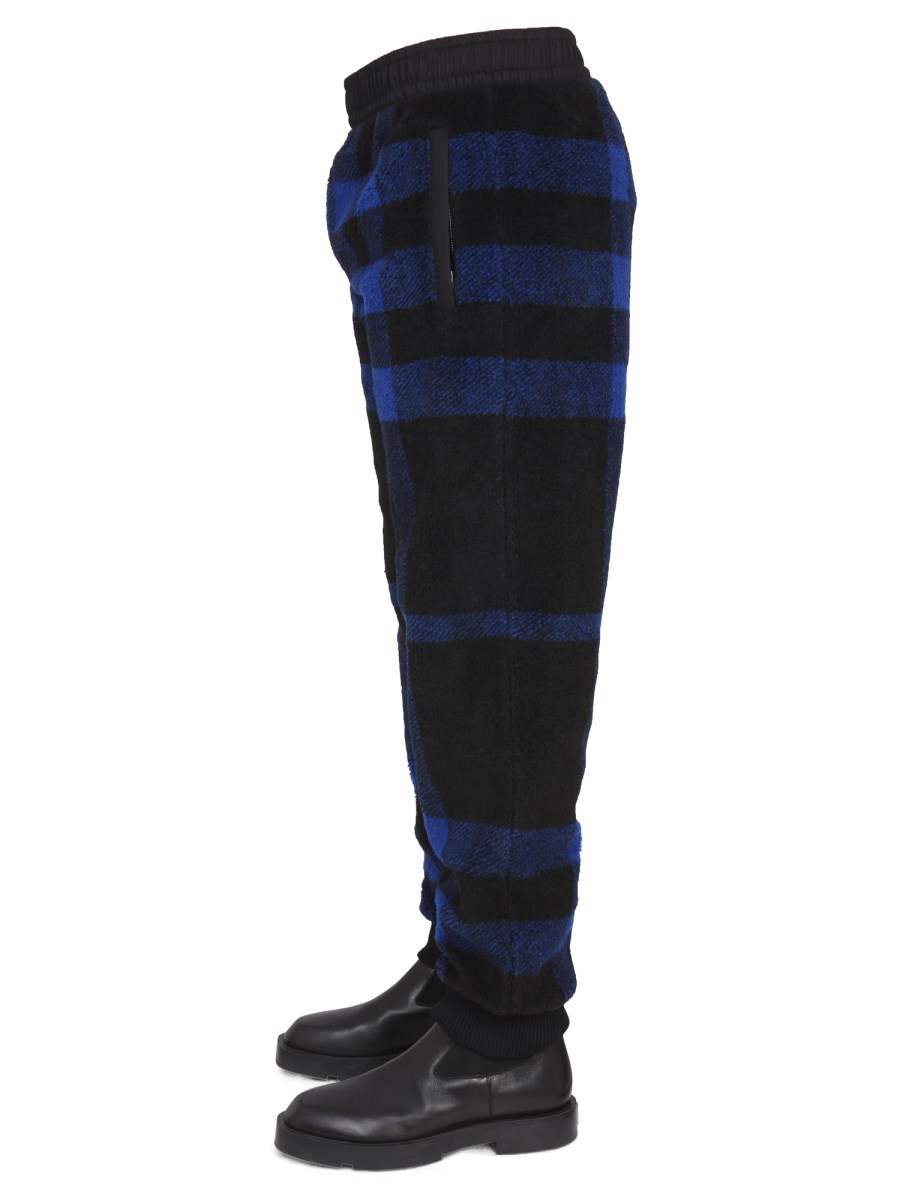 BURBERRY PANTALONE DA JOGGING IN PILE CON MOTIVO EXAGGERATED CHECK