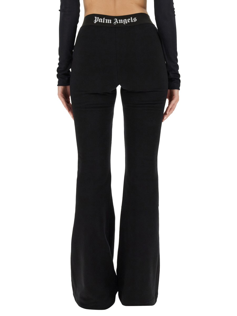 PALM ANGELS PANTALONE FLARE FIT IN CINIGLIA CON LOGO