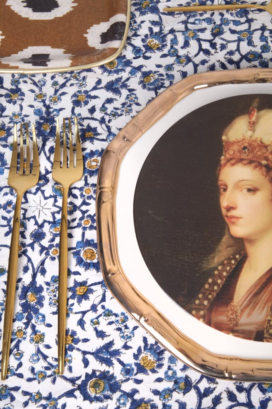LES-OTTOMANS PIATTO IN CERAMICA CON STAMPA DONNA OTTOMANE