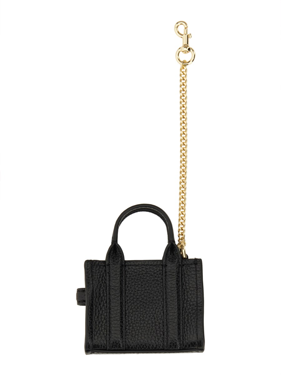MARC JACOBS PORTACHIAVI "THE TOTE" NANO IN PELLE CON CATENA