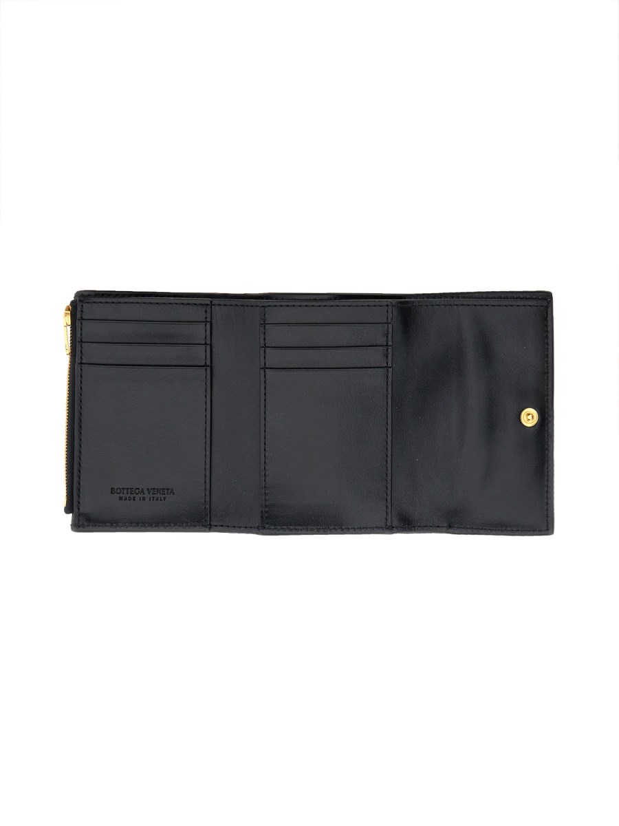 BOTTEGA VENETA PORTAFOGLIO TRI-FOLD IN PELLE CON ZIP