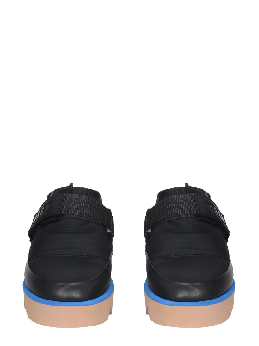 MSGM SANDALO PUFFED IN NYLON CON STRAP IN VELCRO E PATCH LOGO