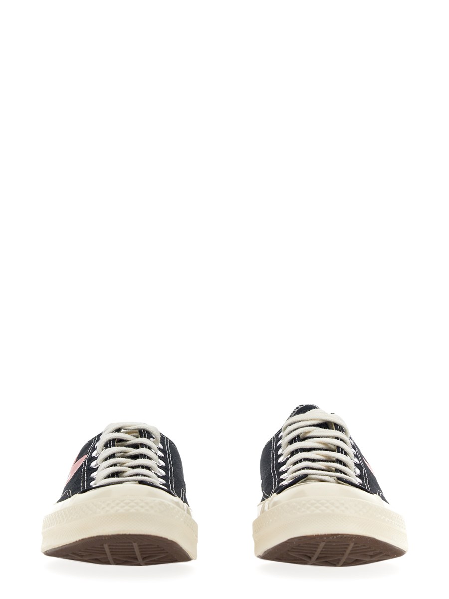 COMME DES GARCONS PLAY CONVERSE SNEAKER BASSA CHUCK 70 IN TELA CON STAMPA HEART