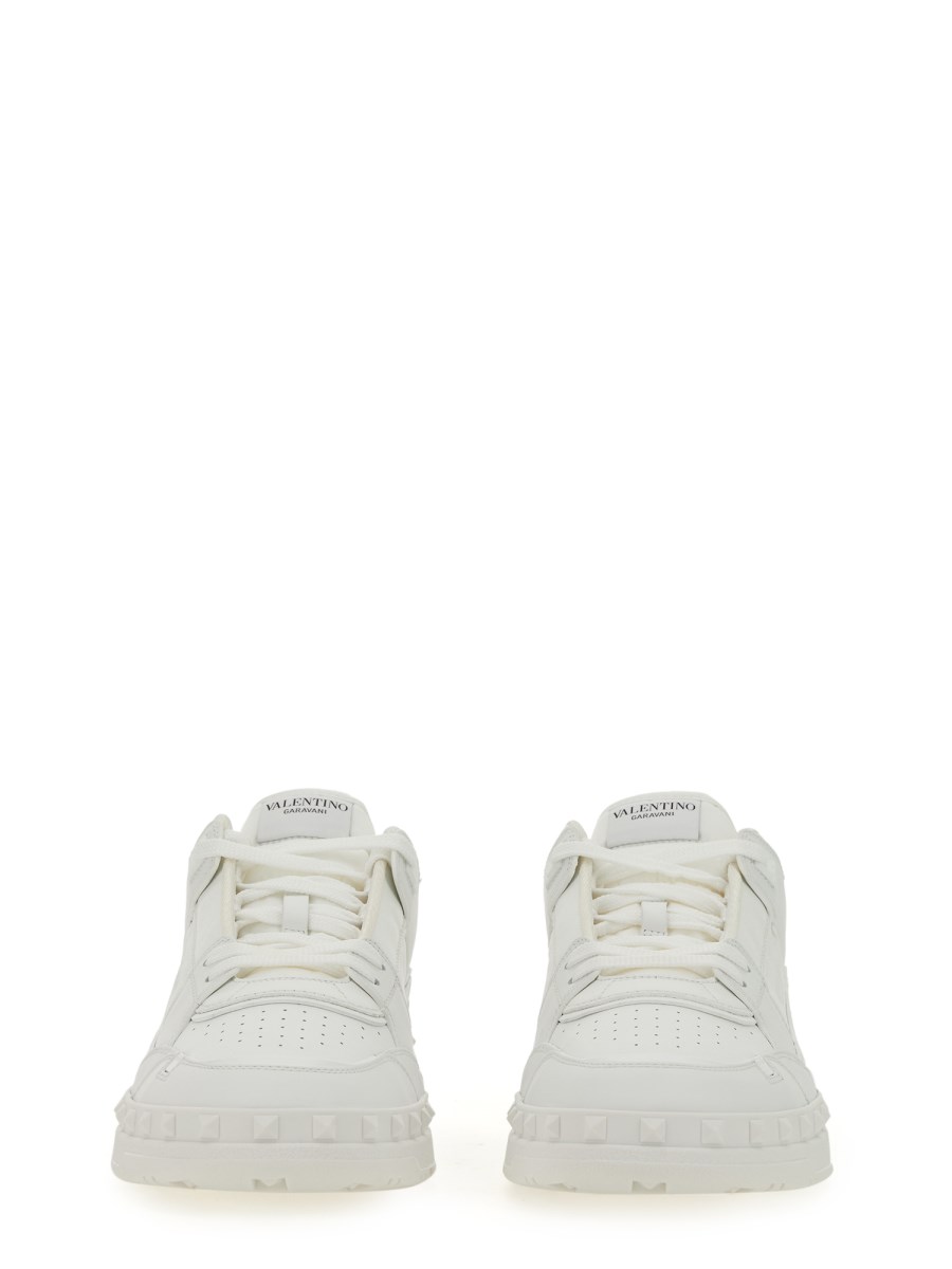 VALENTINO GARAVANI SNEAKER LOW TOP "FREEDOTS" IN PELLE