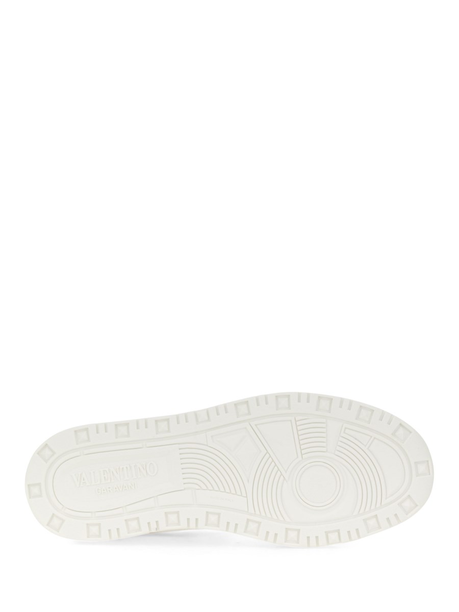 VALENTINO GARAVANI SNEAKER LOW TOP "FREEDOTS" IN VERNICE