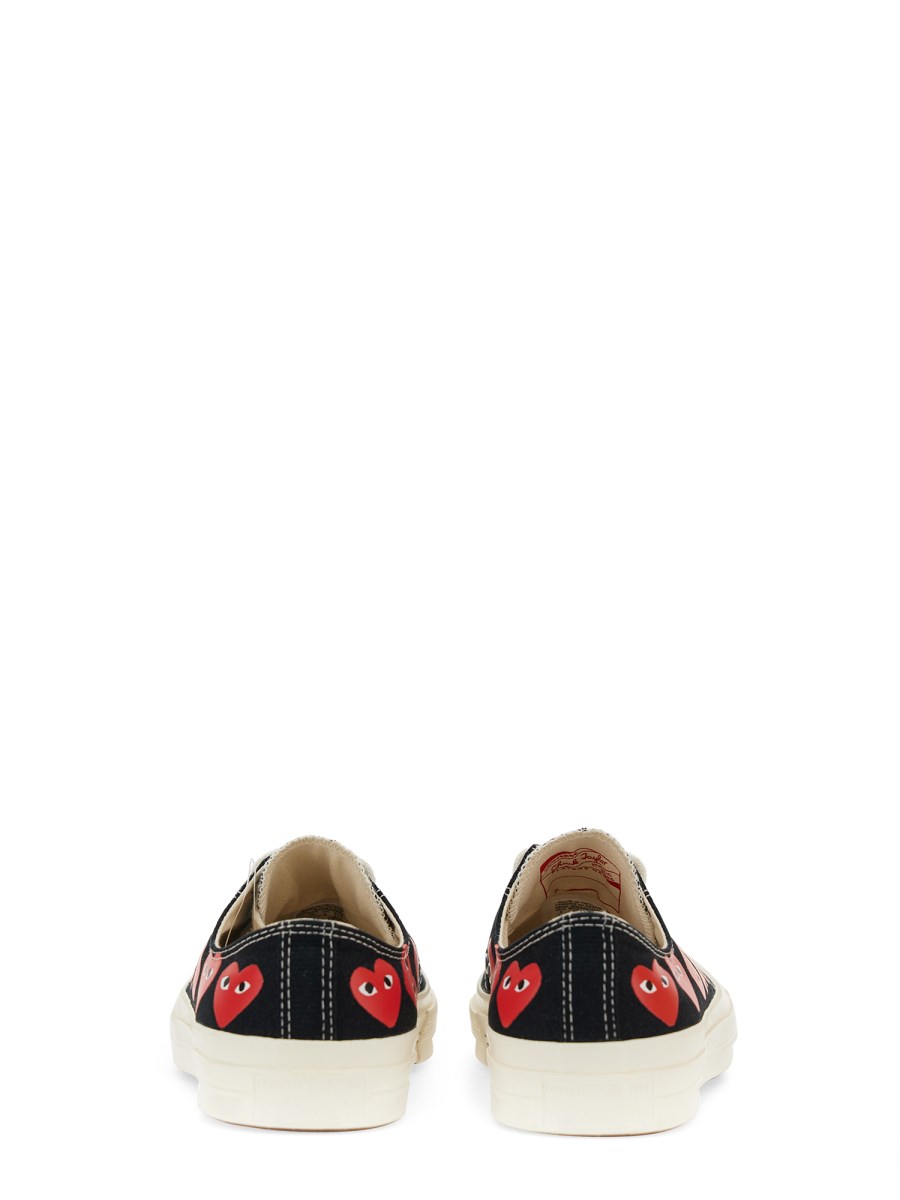 COMME DES GARCONS PLAY CONVERSE SNEAKER "MULTI HEART"