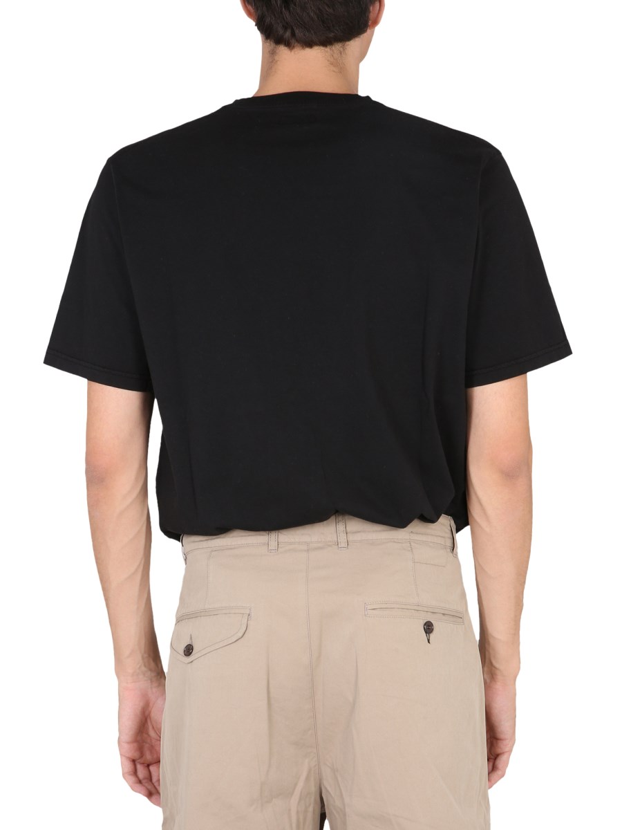 UNIVERSAL WORKS T-SHIRT CON STAMPA LOGO IN JERSEY DI COTONE