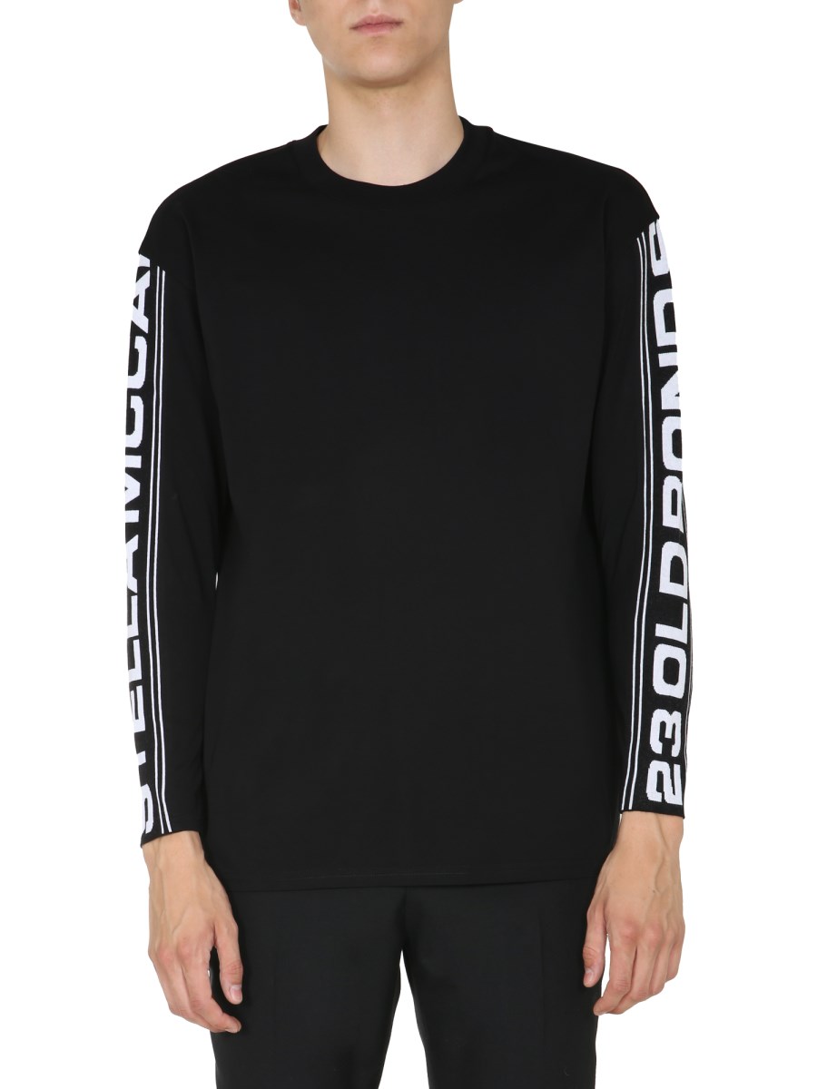 STELLA McCARTNEY T-SHIRT GIROCOLLO IN COTONE CON BANDA "23 OLD BOND"