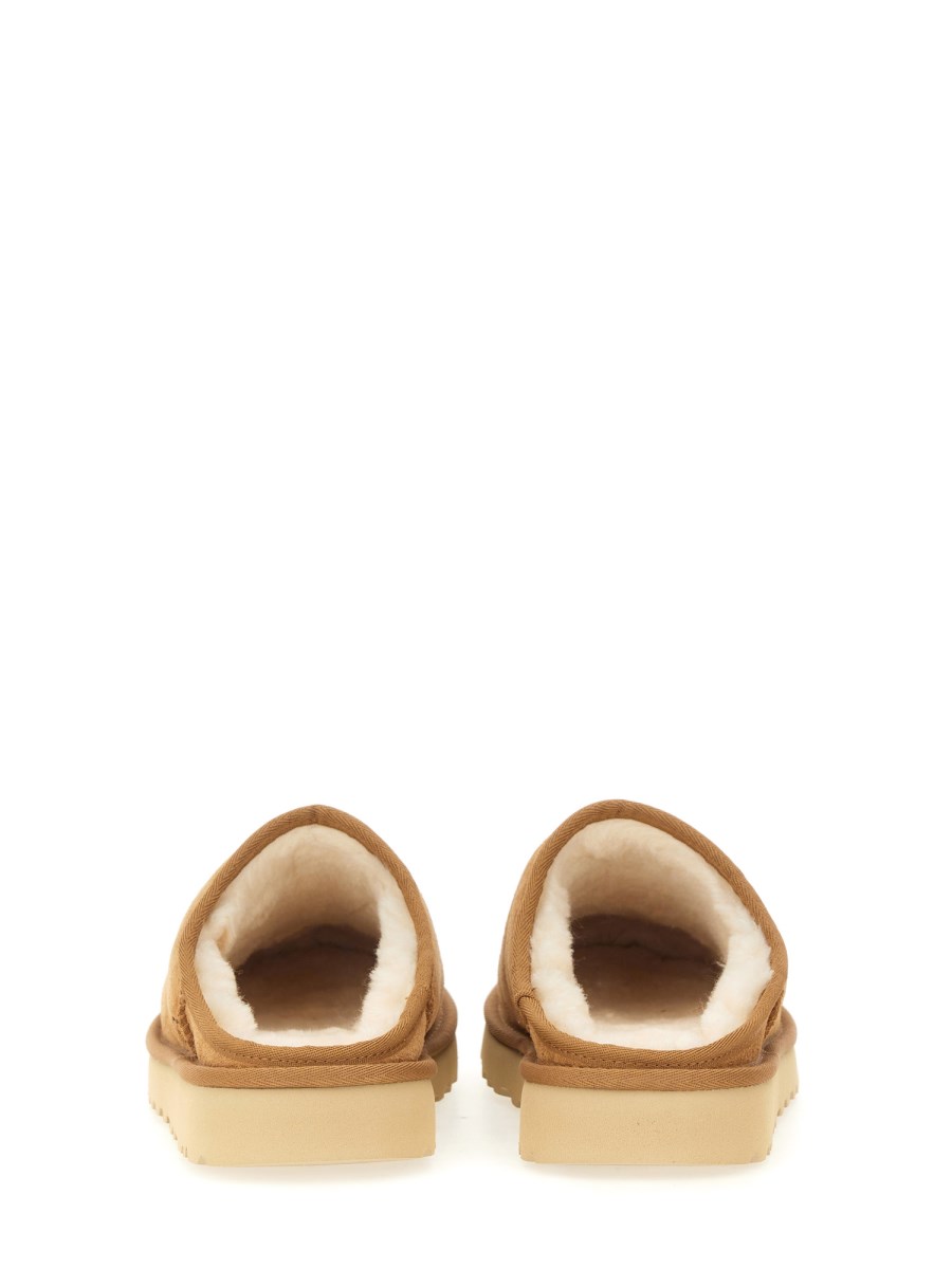 UGG SLIP ON CLASSIC IN PELLE